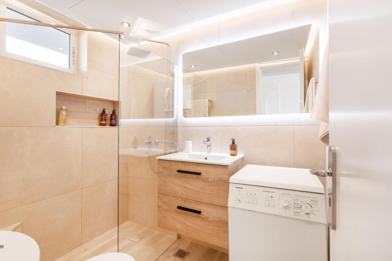 Del Mar Luxury Apartment 30M From The Beach Pórto Ráfti Exteriör bild