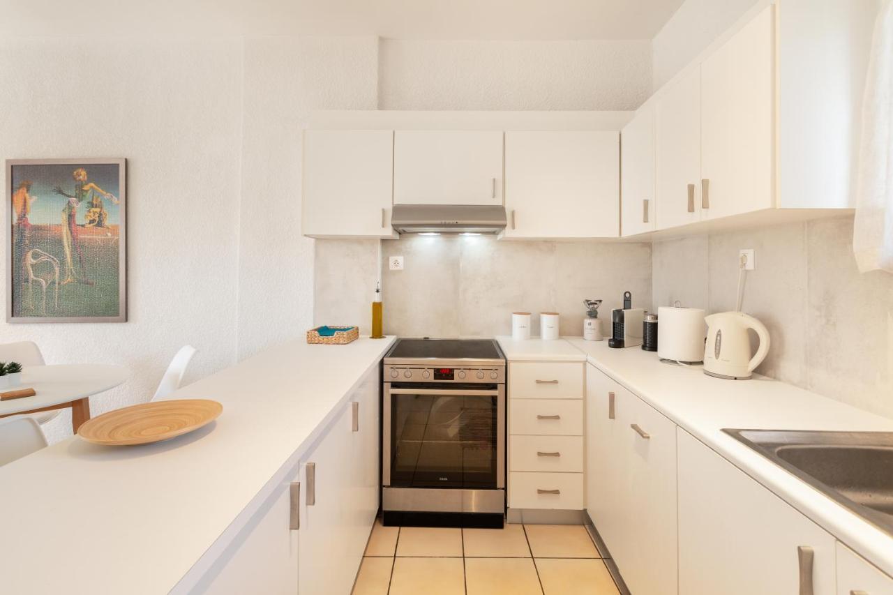 Del Mar Luxury Apartment 30M From The Beach Pórto Ráfti Exteriör bild
